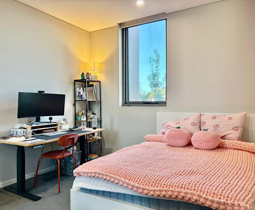 Unfurnished room in a flatshare