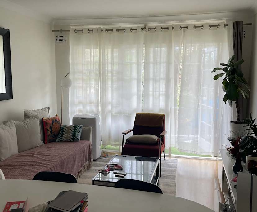 Furnished room in a flatshare