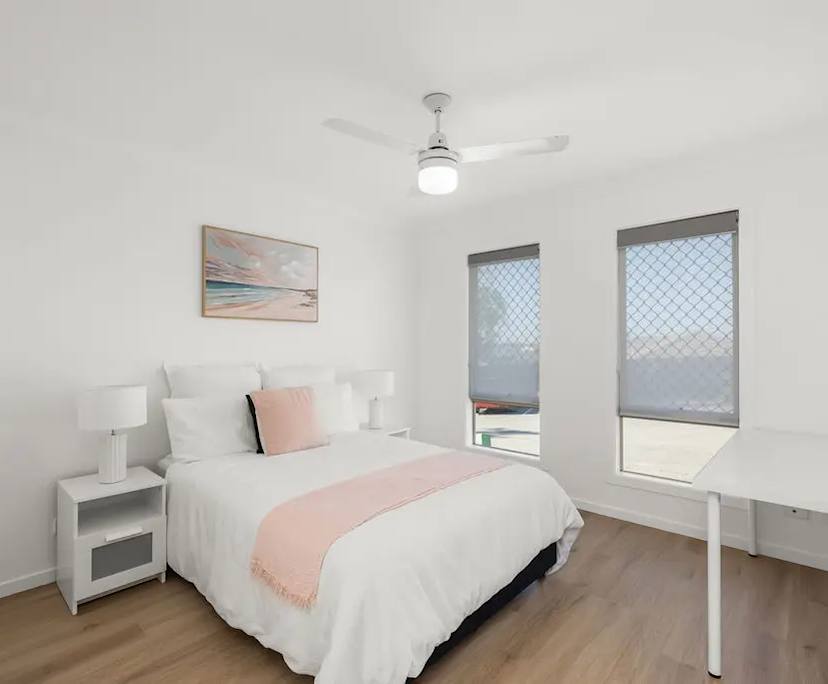 Furnished room in a share house