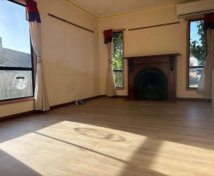 Room in a share house