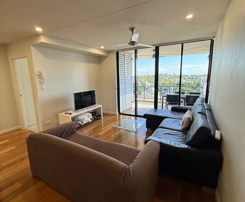 $450, Flatshare, 2 bathrooms, Toowong QLD 4066