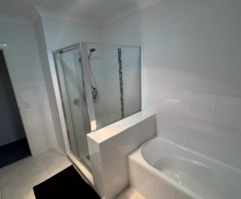 $400, Share-house, 3 bathrooms, Varsity Lakes QLD 4227