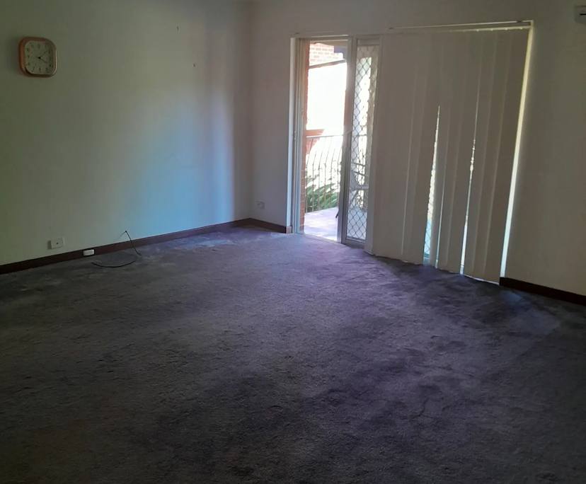 Unfurnished room in a flatshare