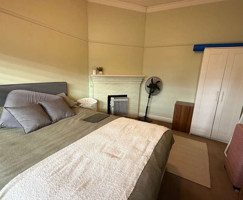 Room in a share house
