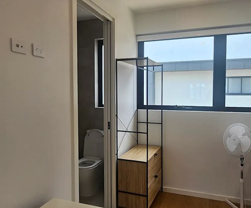 Furnished room with ensuite in a flatshare