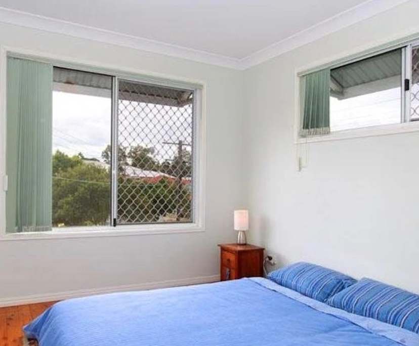 Furnished room with ensuite in a flatshare
