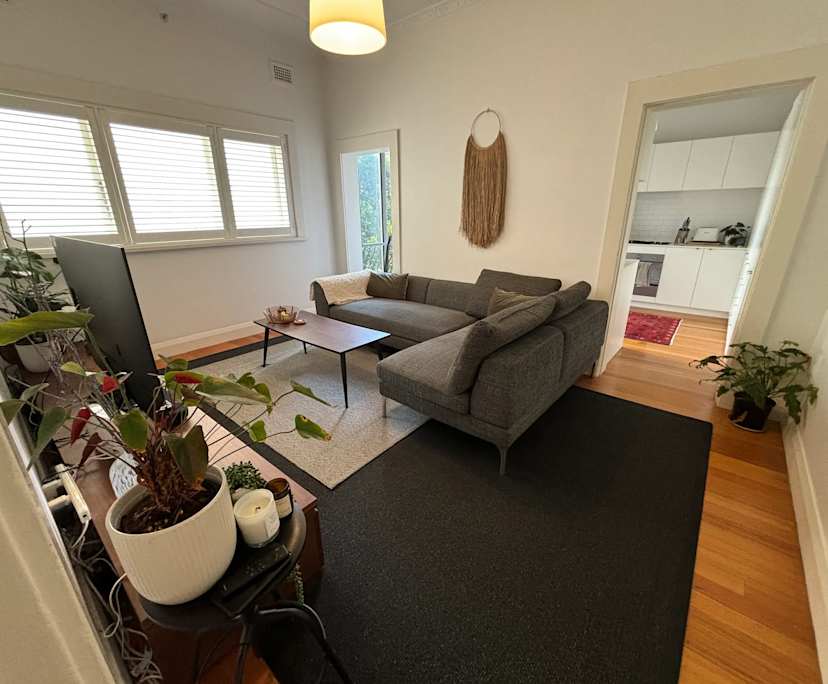 Unfurnished room in a flatshare