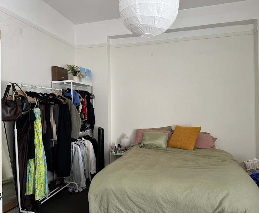 Unfurnished room in a flatshare
