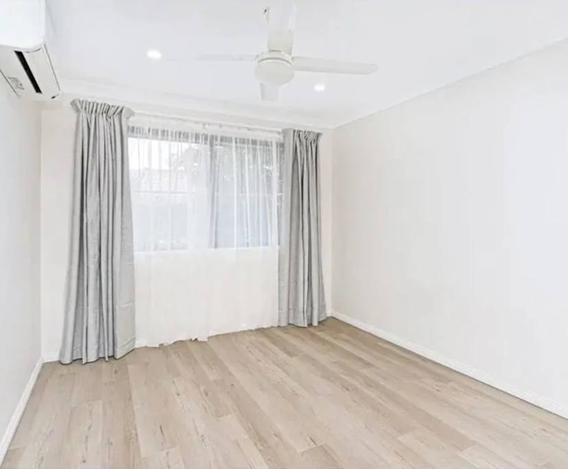 Unfurnished room with own bathroom
