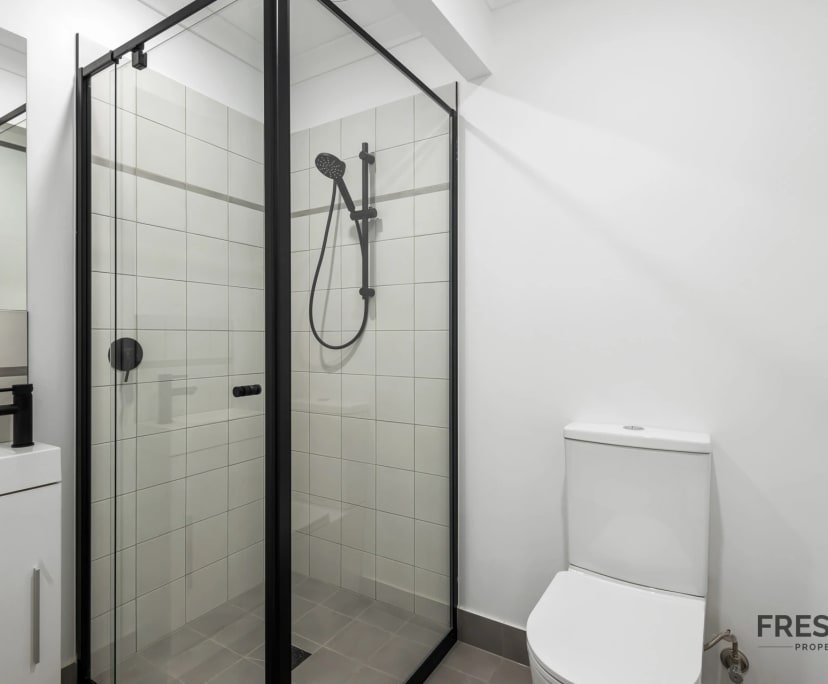 $330, Share-house, 6 bathrooms, Bell Post Hill VIC 3215