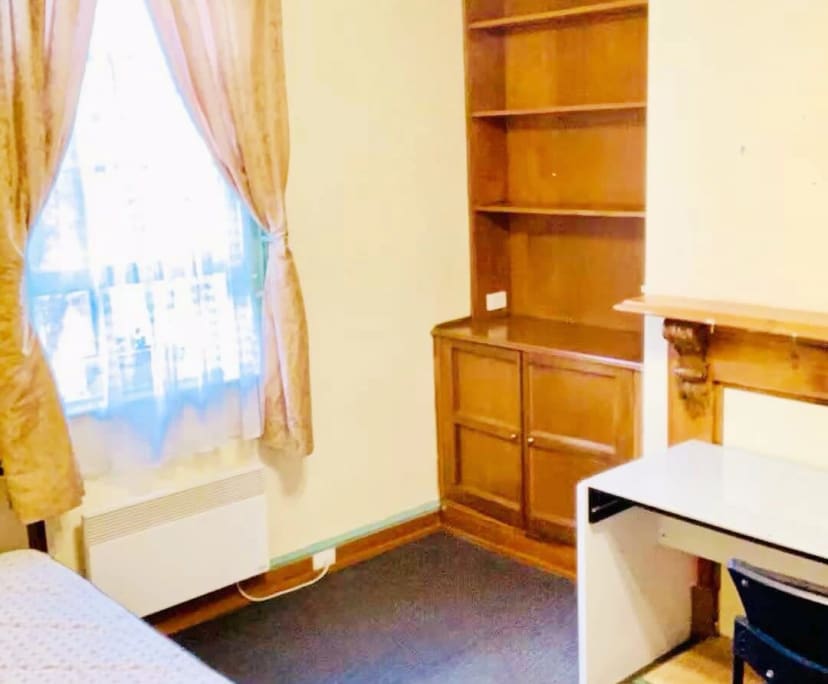 Furnished room in a share house