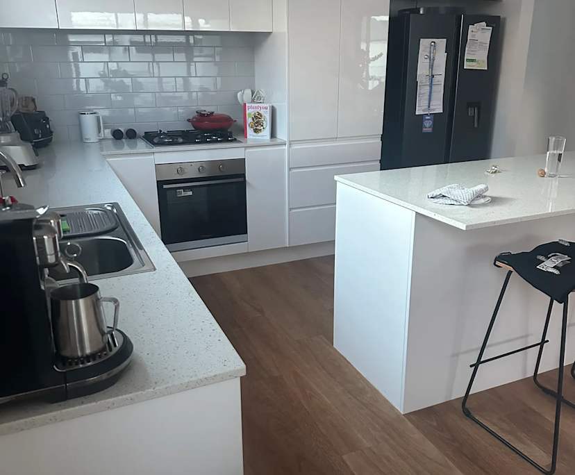 Unfurnished room with own bathroom