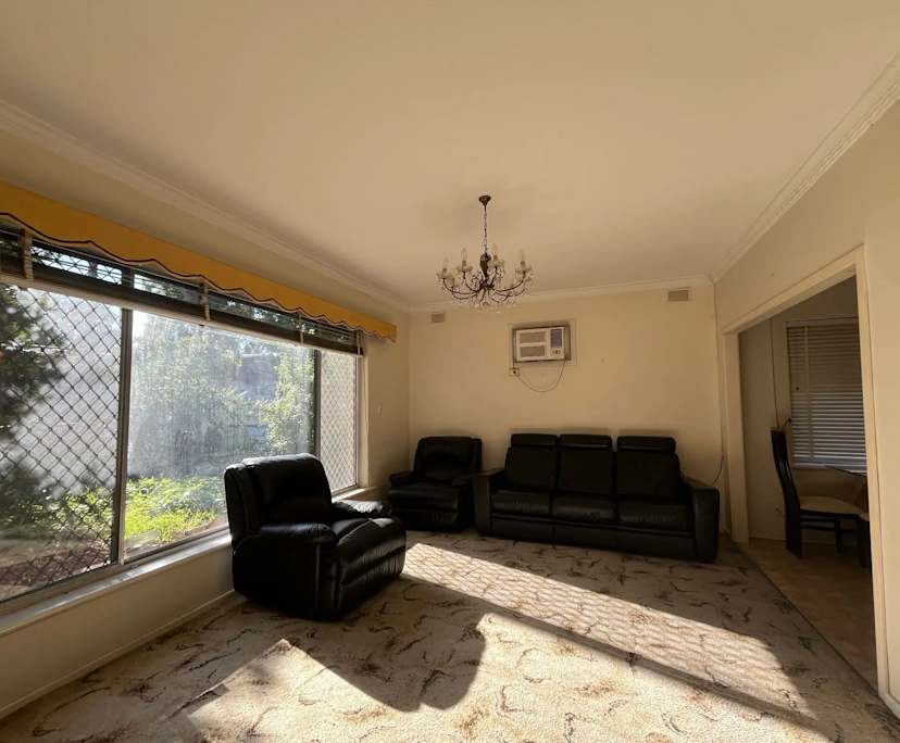 Whole property with 3 rooms for rent