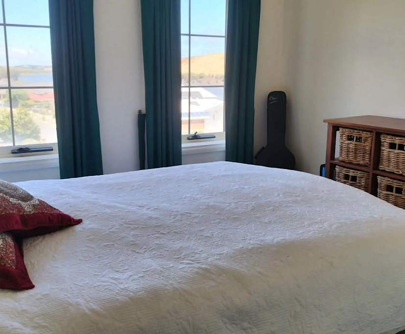 Room in a share house