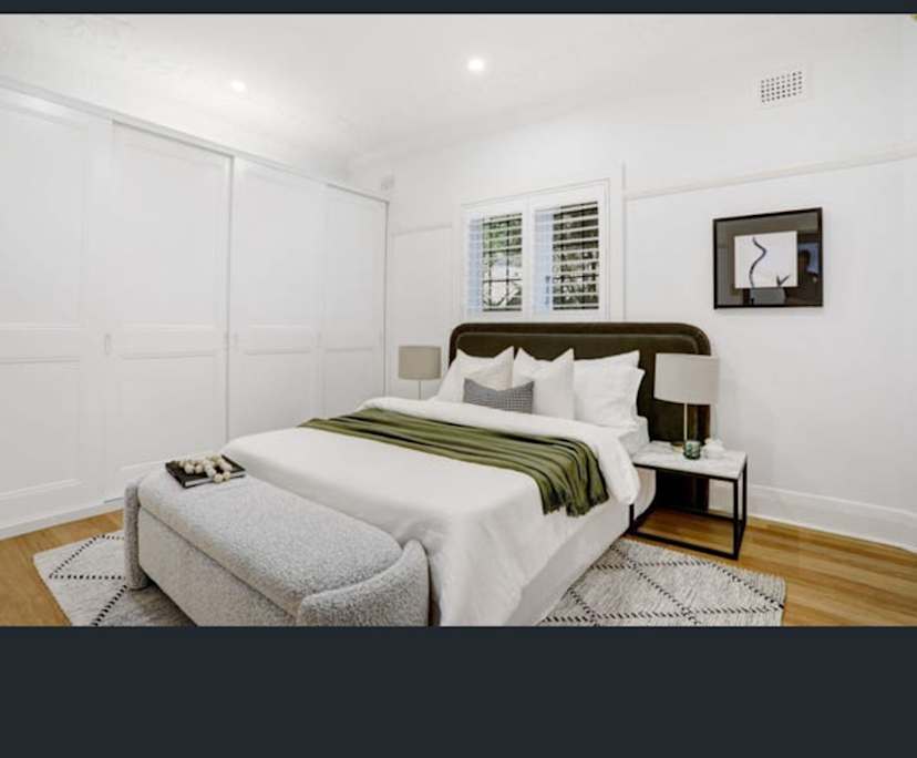 Furnished room in a flatshare