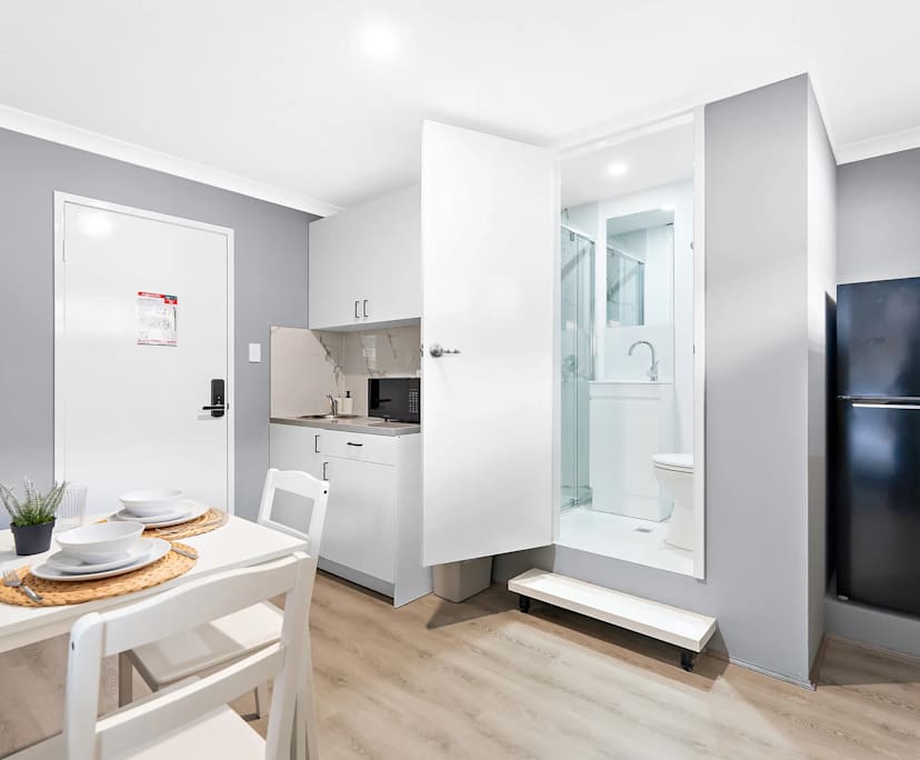 $390, Share-house, 6 bathrooms, Hammond Park WA 6164