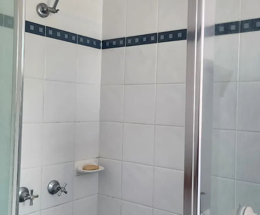 $450, Flatshare, 2 bathrooms, Lavender Bay NSW 2060