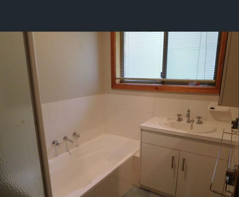 $350, Student-accommodation, 3 bathrooms, Coromandel Valley SA 5051