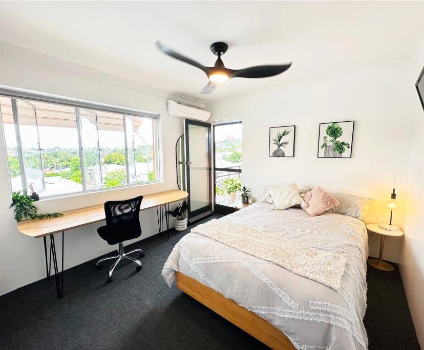 Furnished room in a share house