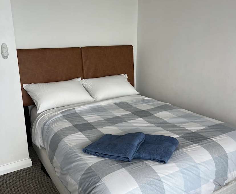 Whole property with 2 rooms for rent