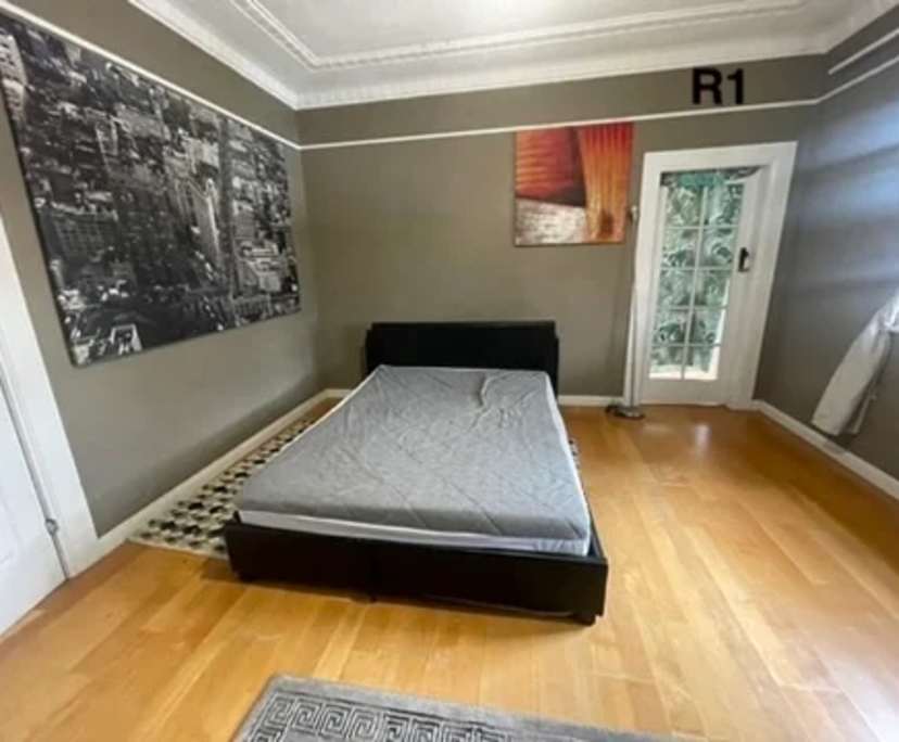 Room in a flatshare
