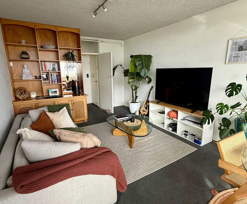 Furnished room in a flatshare
