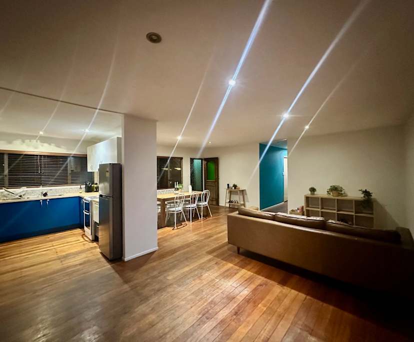 Room in a share house