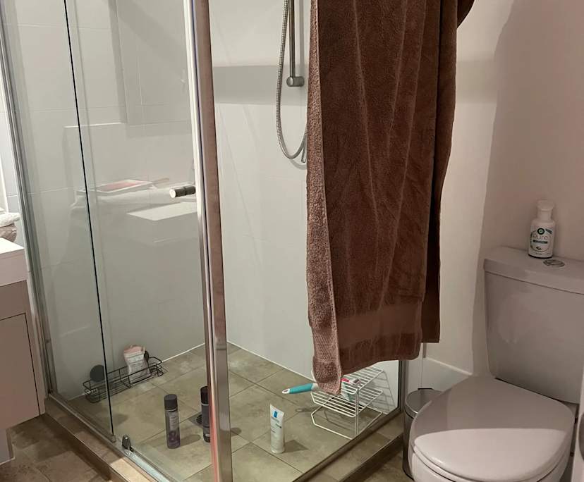 Furnished room with own bathroom