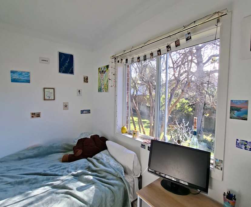Furnished room in a flatshare