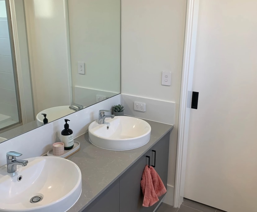 $240, Share-house, 3 bathrooms, Banksia Grove WA 6031