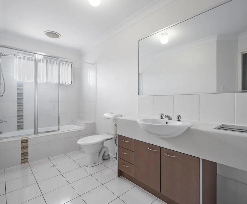 Unfurnished room in a share house