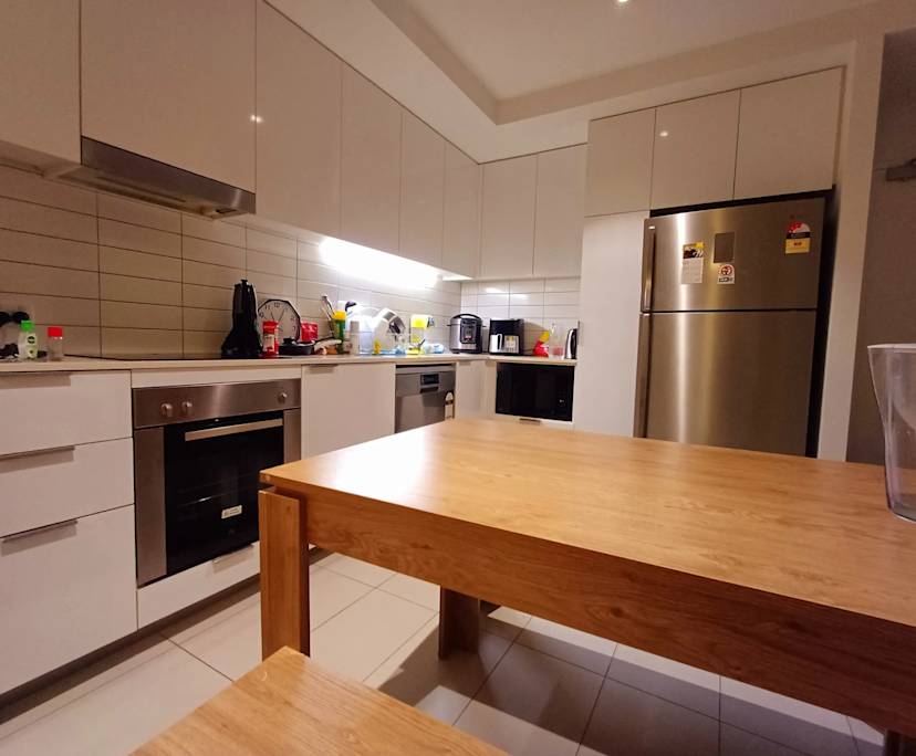 Furnished room in a flatshare