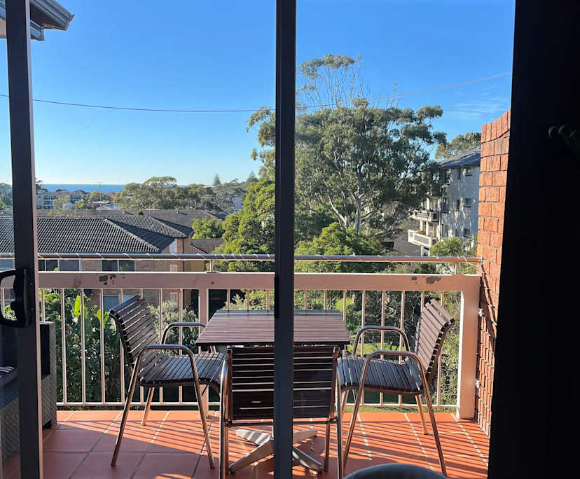 Furnished room in a flatshare
