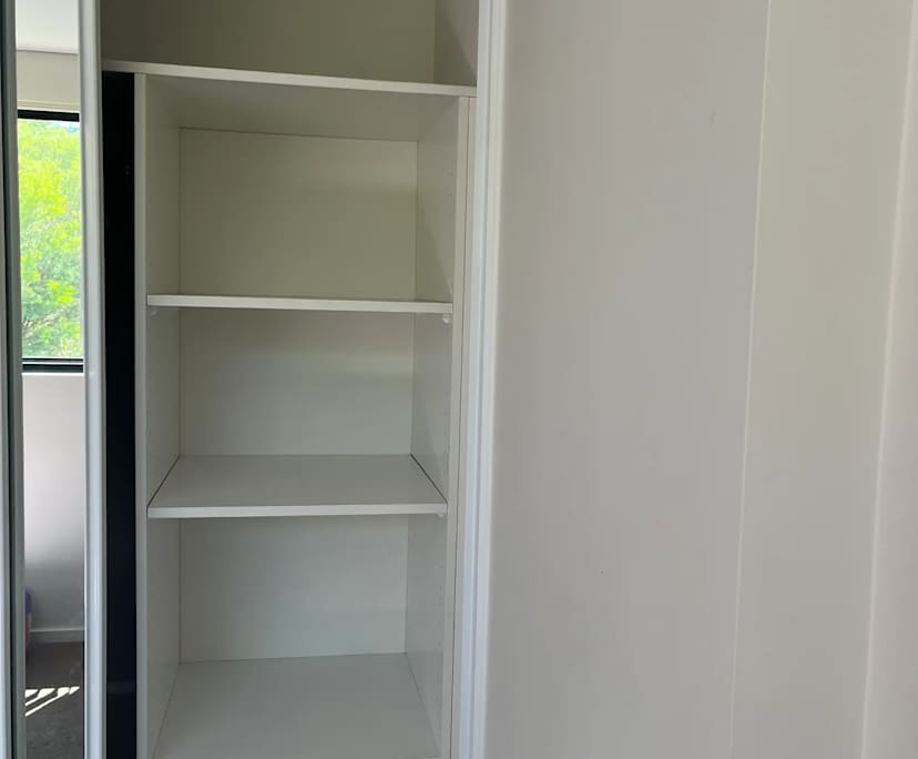 Furnished room with ensuite in a flatshare
