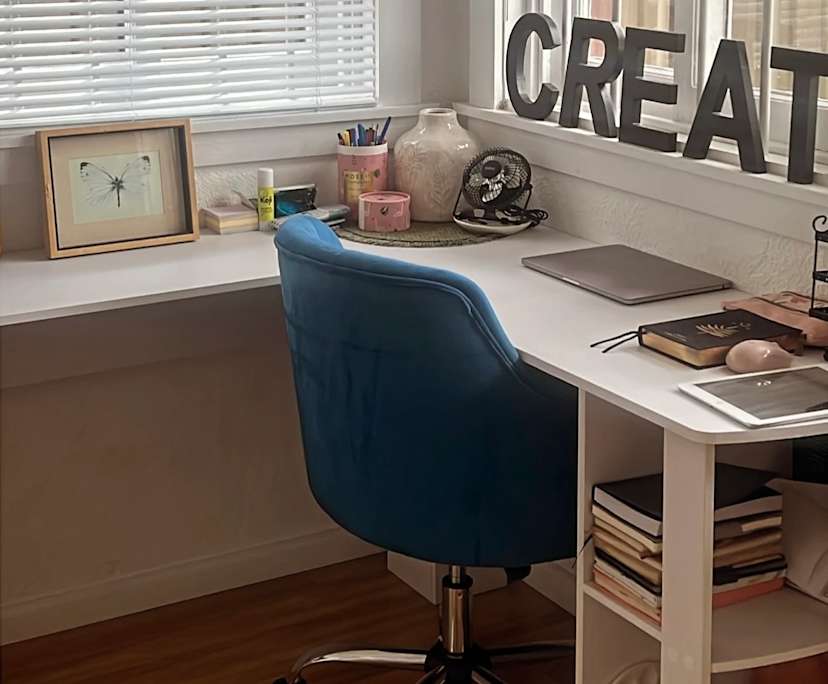 $1,300, Homestay, 2 bathrooms, Kingsgrove NSW 2208