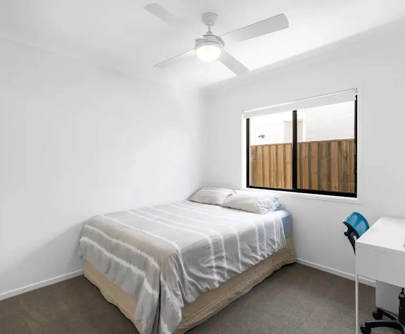 Room in a share house