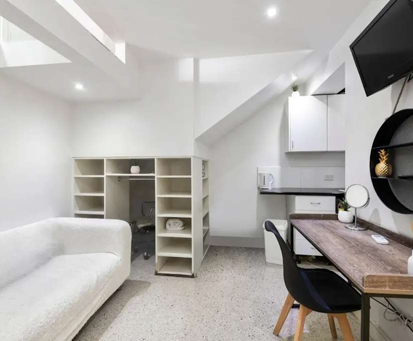 Furnished room studio flat for rent