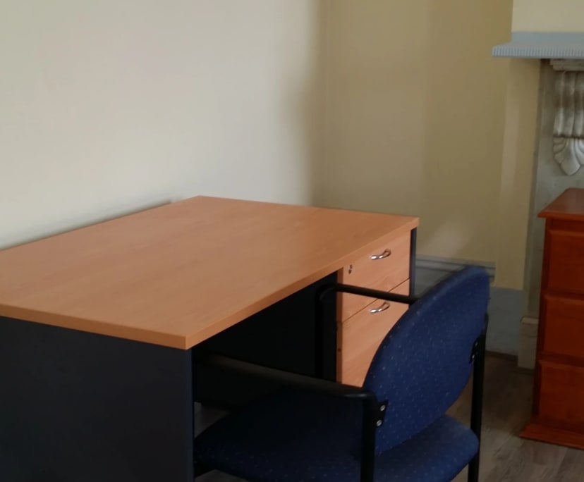 Furnished room in a flatshare