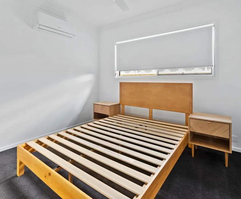 $310, Share-house, 3 bathrooms, Greenbank QLD 4124