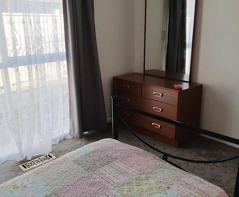 $200, Share-house, 3 bathrooms, Cranbourne VIC 3977