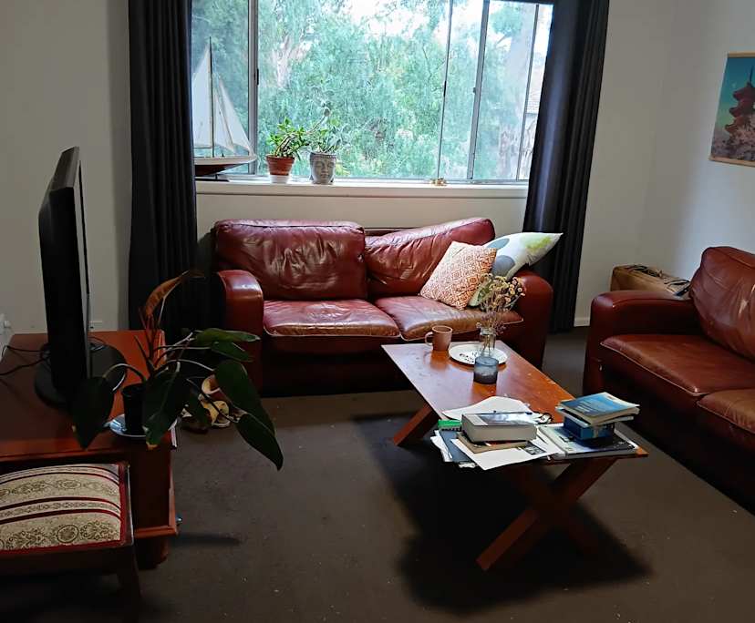 Unfurnished room in a flatshare