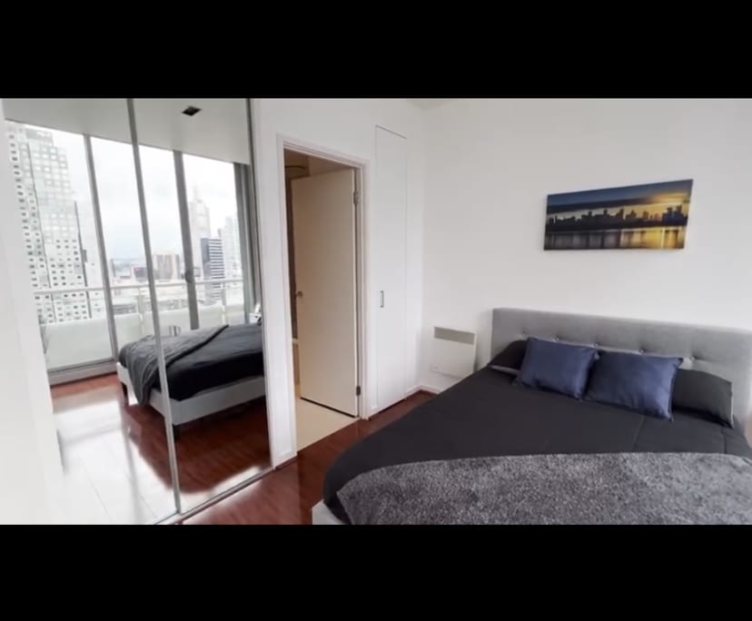 Furnished room in a flatshare