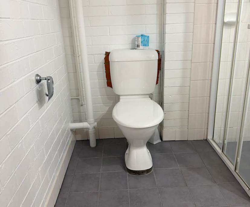 $250, Homestay, 4 bathrooms, East Albury NSW 2640