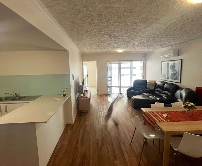 Furnished room with ensuite in a flatshare
