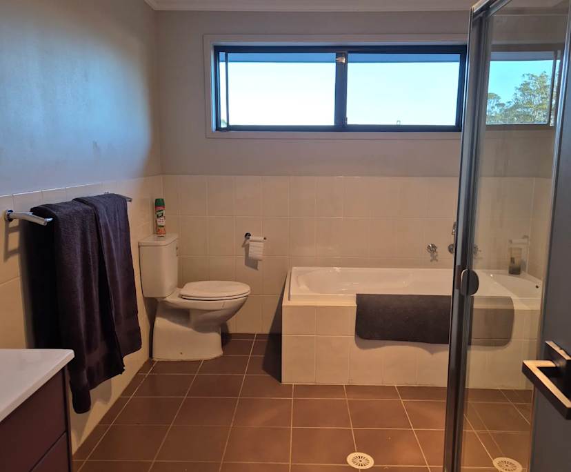 $350, Share-house, 2 bathrooms, Woongarrah NSW 2259