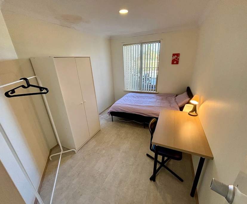 $395, Share-house, 6 bathrooms, Booragoon WA 6154