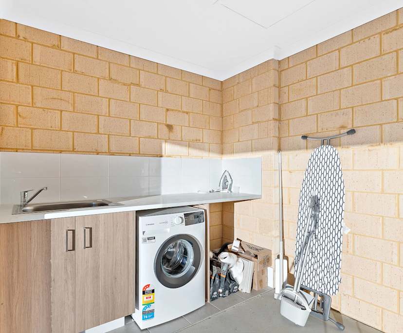 $330, Share-house, 6 bathrooms, Dudley Park WA 6210