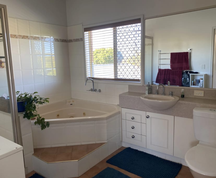 $390, Share-house, 4 bathrooms, Manly West QLD 4179