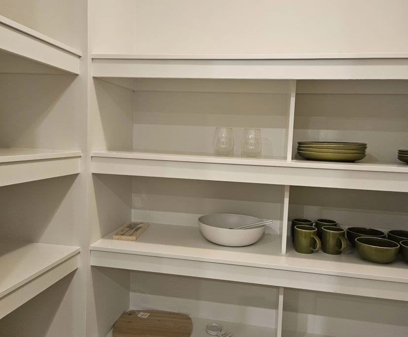Room in a share house