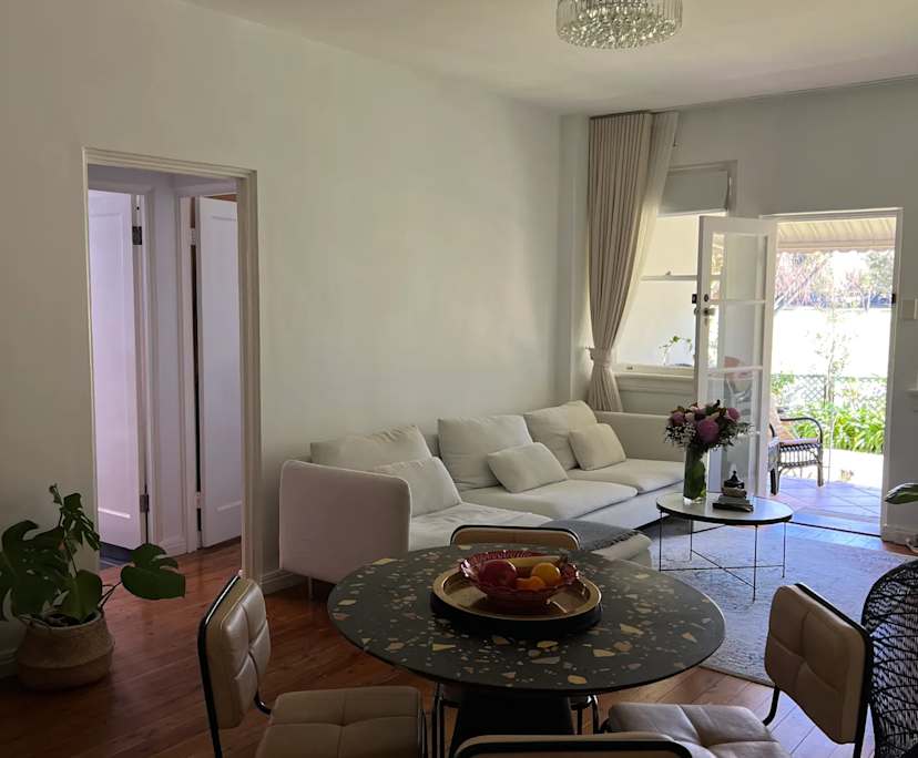 Furnished room in a flatshare